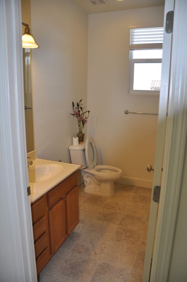 Building Photo - 5400 Cliff House Way