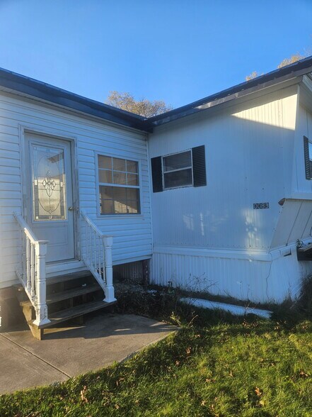 Building Photo - 83 Steele Rd