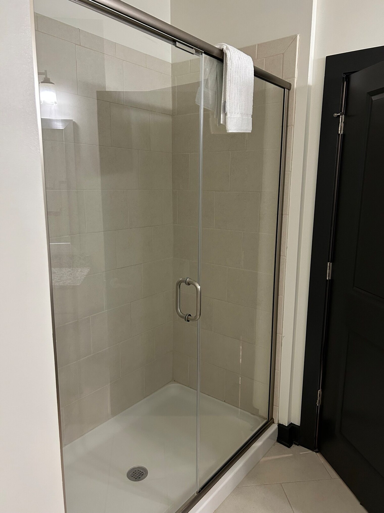 Building Photo - 401 W Trade St