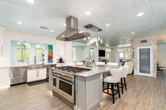 Building Photo - 113-112 12th Ave