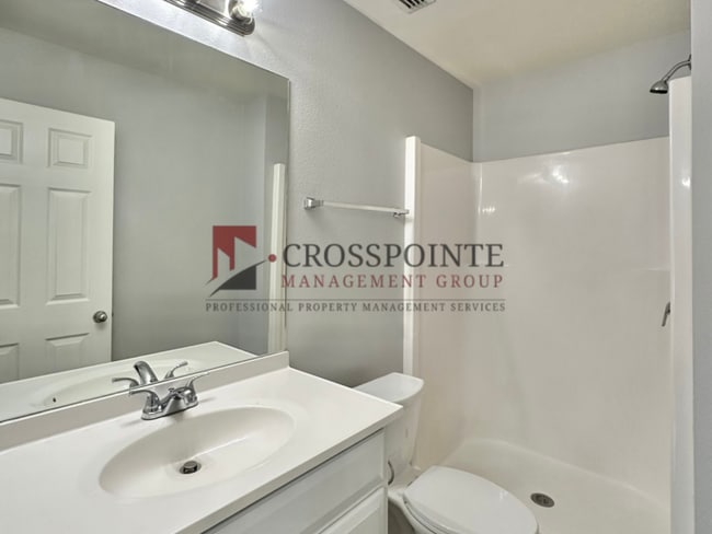 Building Photo - 3 Bedroom 2 Bath Duplex at Mansion Creek in Tyler! 1/2 OFF your first full month’s rent!