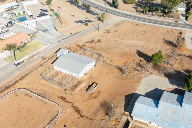 Building Photo - HORSE TRAINERS! MUST SEE HORSE PROPERTY AWESOME ACRAGE 5 ACRES Beautiful Custom 1 story home in W...