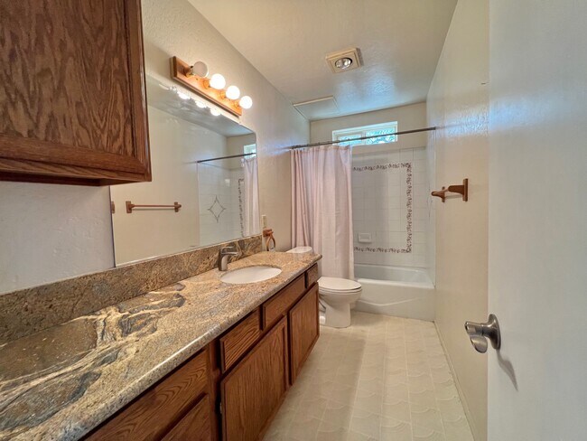 Building Photo - 27030 Oakflat Dr