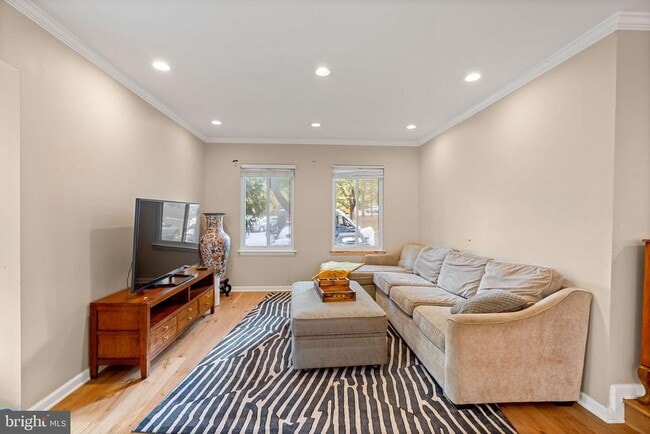 Building Photo - 2012 Swans Neck Way