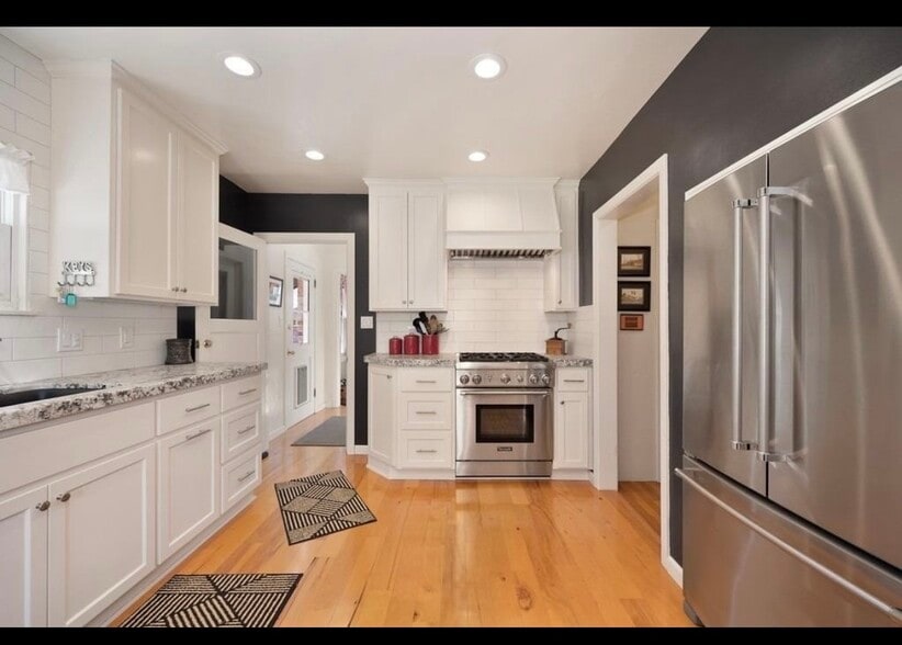 Building Photo - 391 5th St