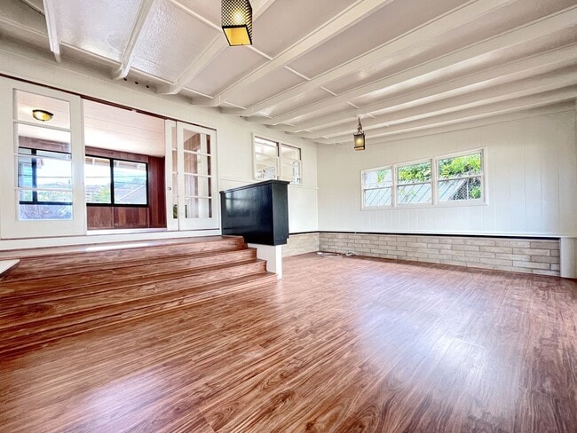 Building Photo - Pet Friendly Kailua House
