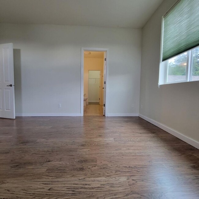 Building Photo - 4 Bedroom plus den, Lacey/Meridian Campus Home for Rent