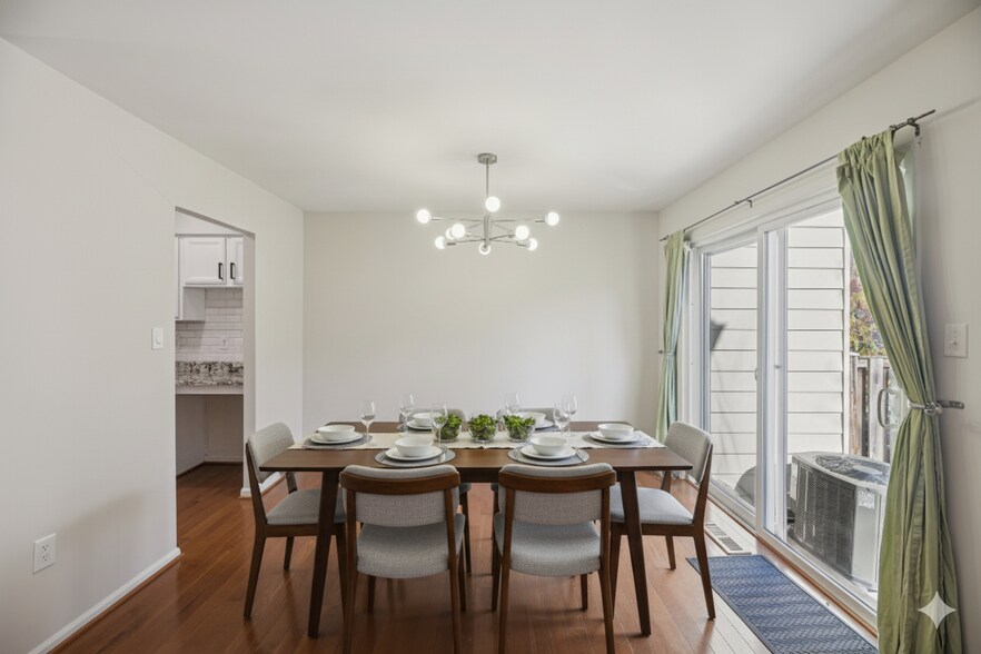 Building Photo - 9934 Longford Ct