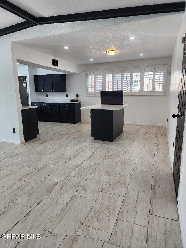 Building Photo - 3317 Wayside St