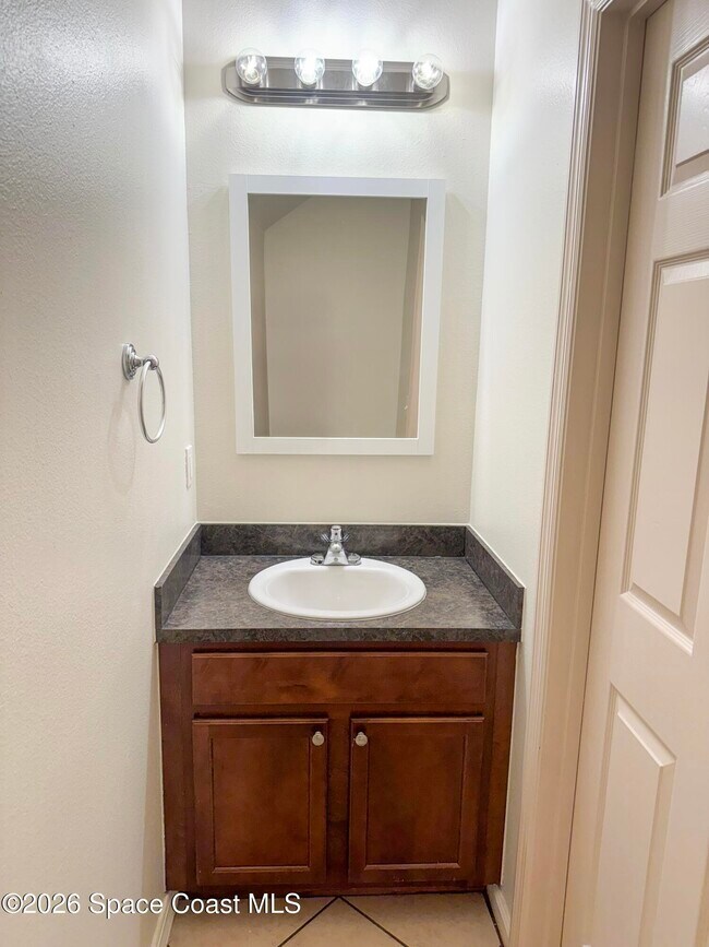 Building Photo - 2500 Revolution St