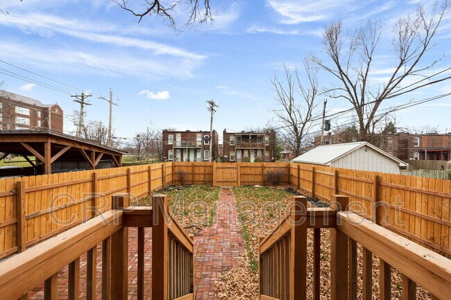 Building Photo - 3404 Hartford St