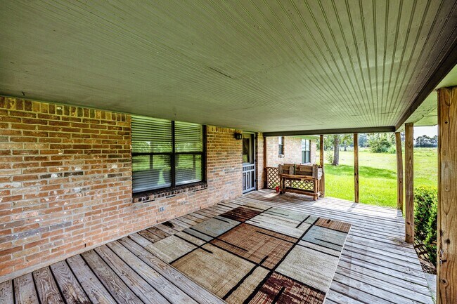 Building Photo - 1769 State Hwy 75 N