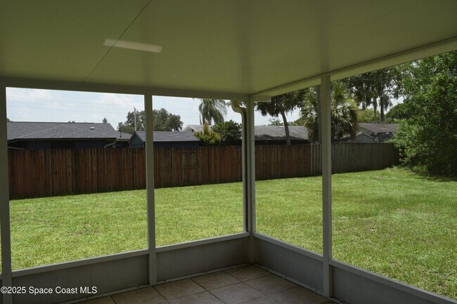 Building Photo - 142 Brescia St NE