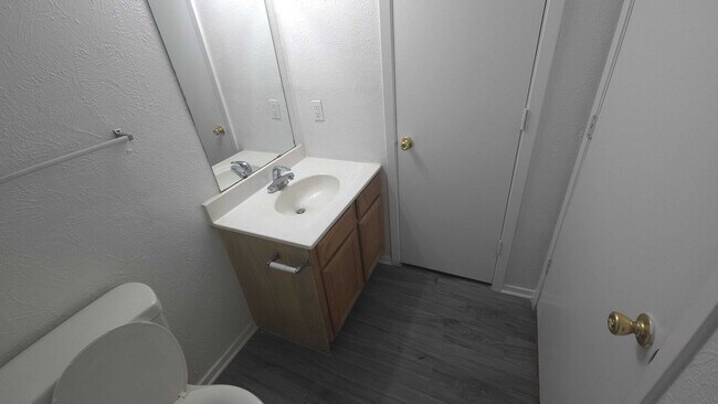 Building Photo - Discover Affordable Comfort at Marbella Apartments in Dallas, TX