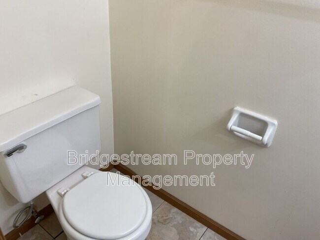 Building Photo - 4595 Burchdale St