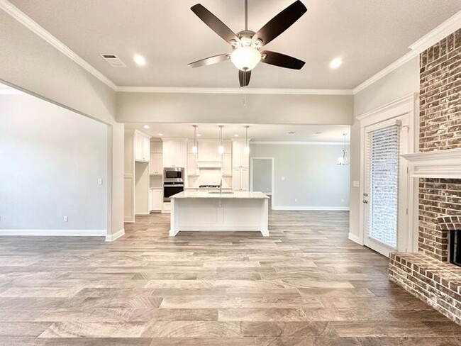 Building Photo - Available Now! Stunning 3 Bedroom 2 Bath i...