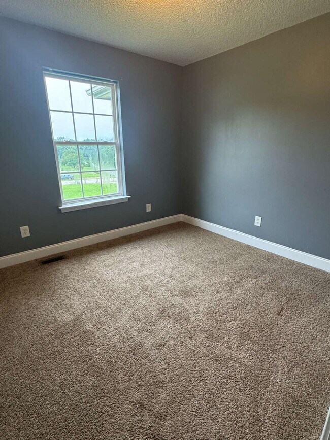 Building Photo - Brand New Listing – North Hall