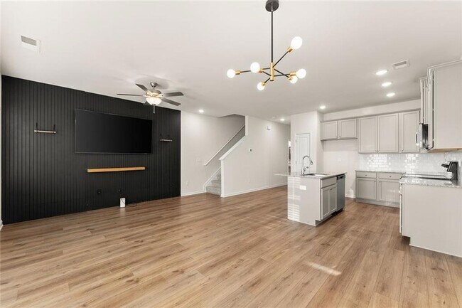 Building Photo - 76 Regent Pk