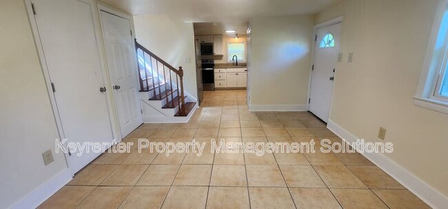 Building Photo - 813 Highland Ave