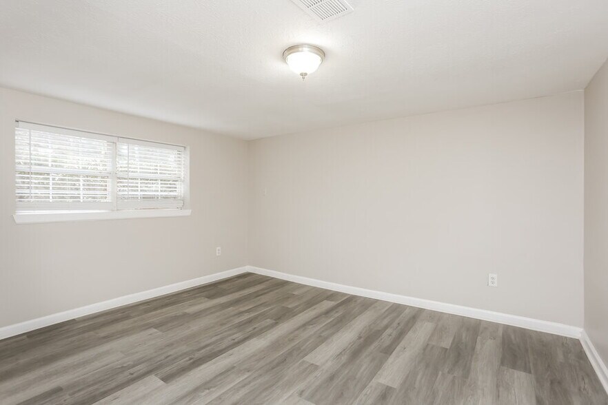 Building Photo - 2049 Pintail Cove