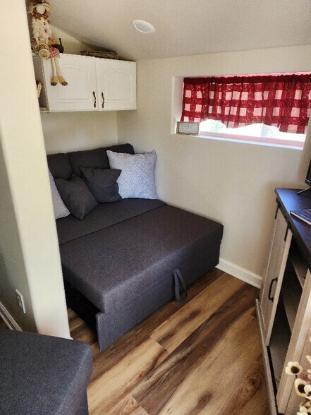 Building Photo - 6091 Dutch Mine Rd