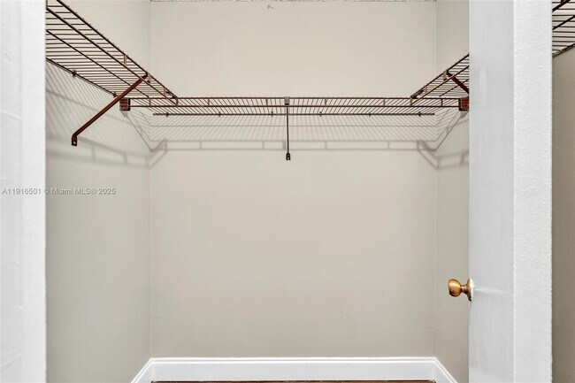 Building Photo - 2701 Riverside Dr