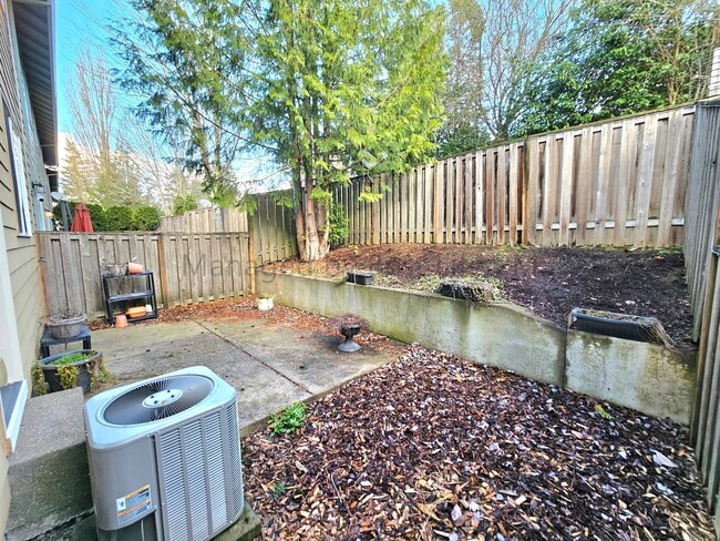 Building Photo - 9994 SE Old Town Ct