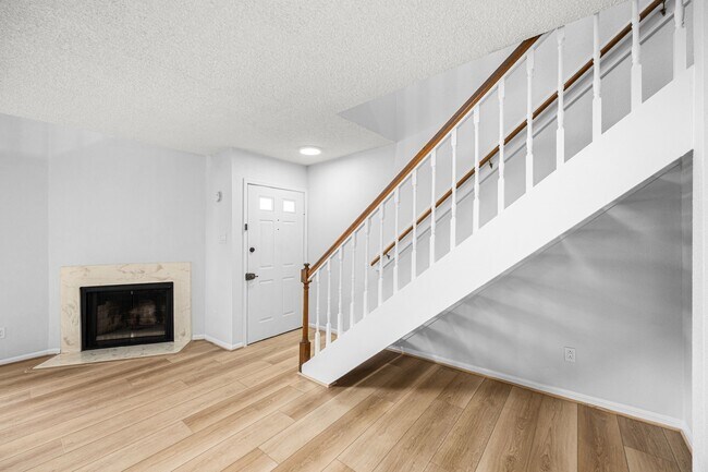 Building Photo - 1515 Sandy Springs Rd