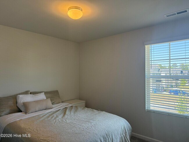 Building Photo - 765 Conductor Ct