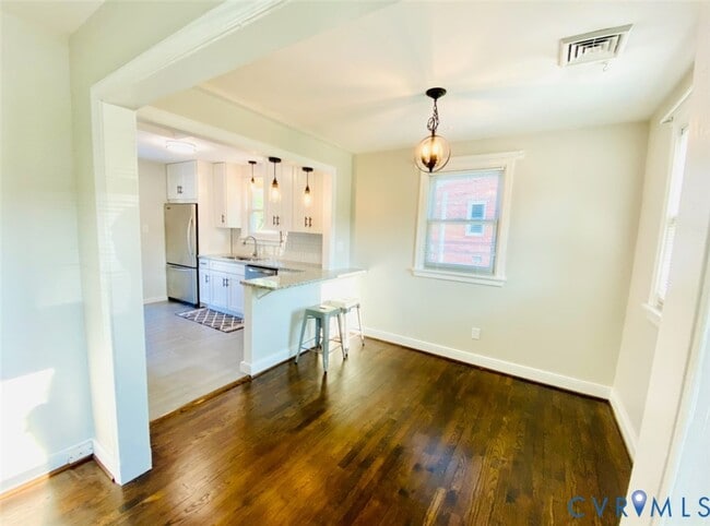 Building Photo - 26 Eastlake Dr