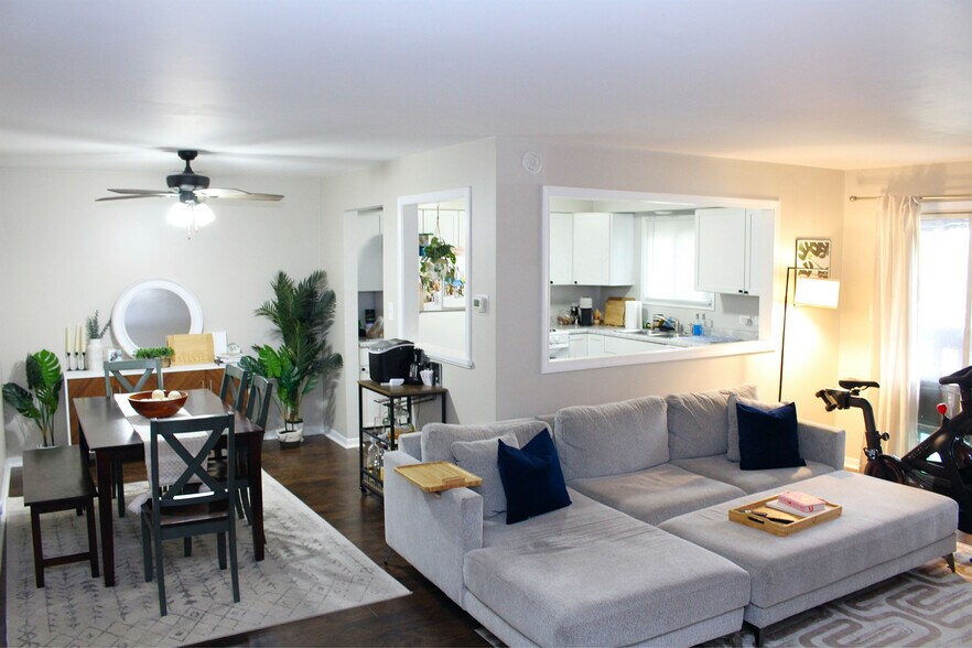 Entire front room pic - 15718 Orlan Brook Dr