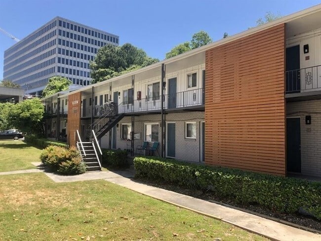 Building Photo - 112 Ardmore Pl NW