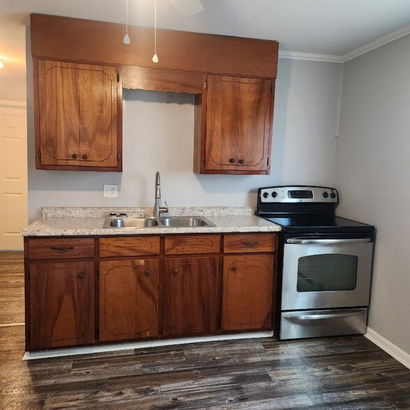 Primary Photo - 137 Hendricks Blvd