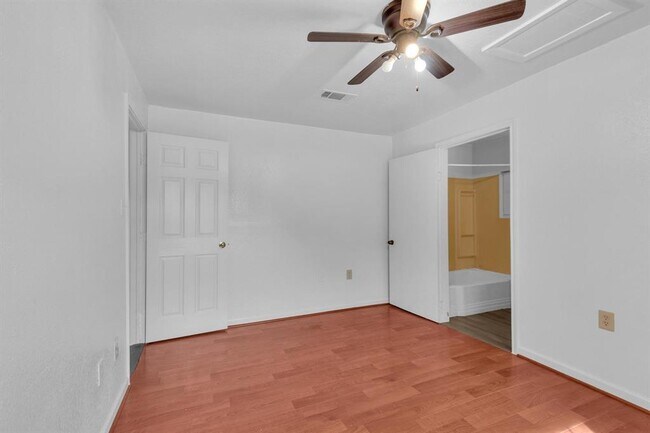 Building Photo - 8503 Rosemary Ln