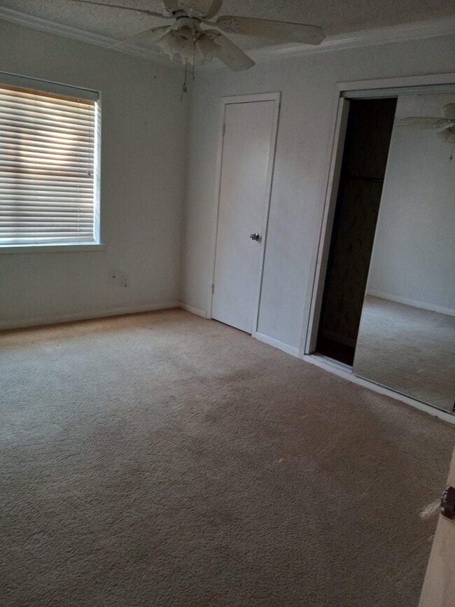 Building Photo - 16900 Wellborne Rd