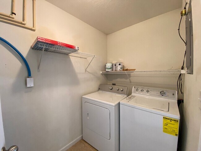 Building Photo - 2465 S Woolery Mill Dr