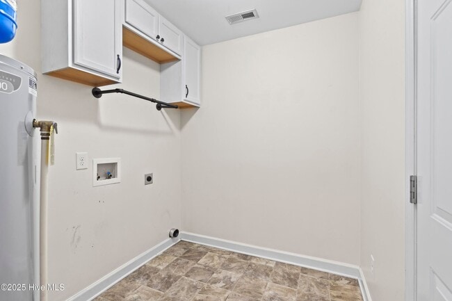 Building Photo - Charming Home in Woodbury Farms