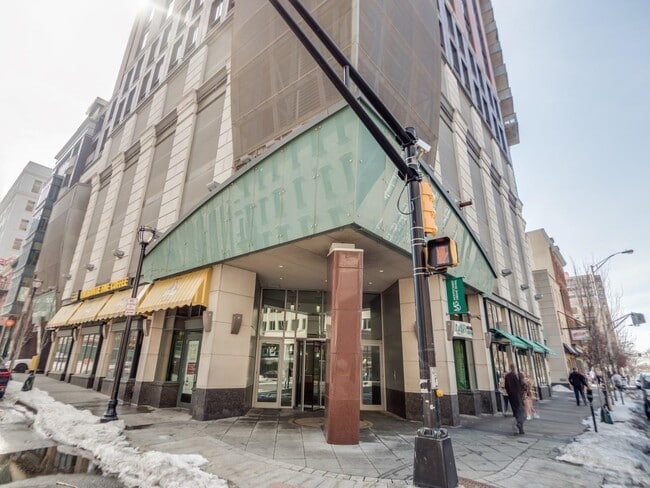 Building Photo - 105 Greene St