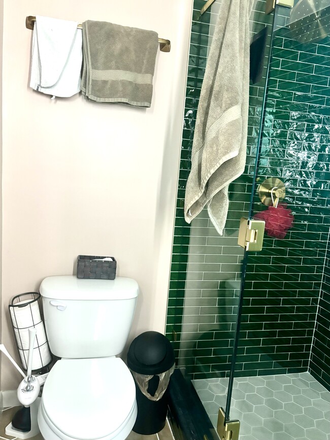 Building Photo - 1100 Hawthorne St