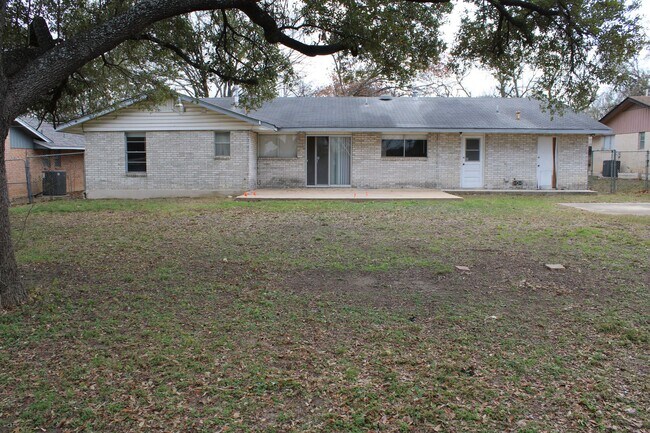 Building Photo - CROWNHILL PARK, ALAMO HEIGHTS I.S.D.