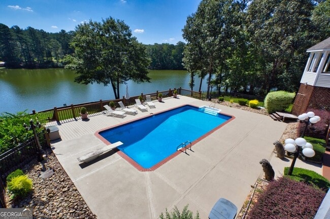 Building Photo - 5166 Wheeler Dr