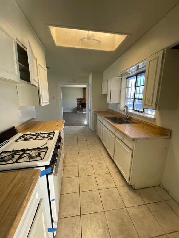 Building Photo - 3405 Olympic Ave