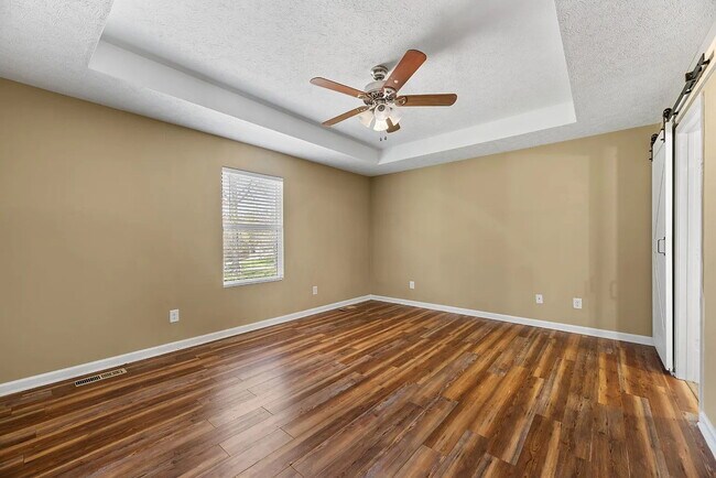 Building Photo - Move-In Ready Cottage on 1.36 Acres with L...