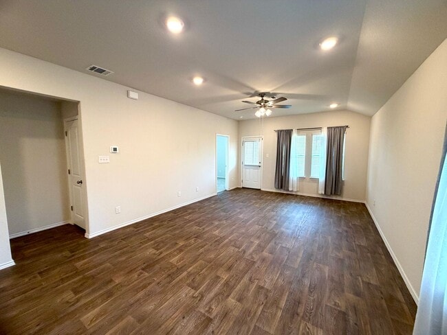 Building Photo - 4042 Bay Leaf Lp