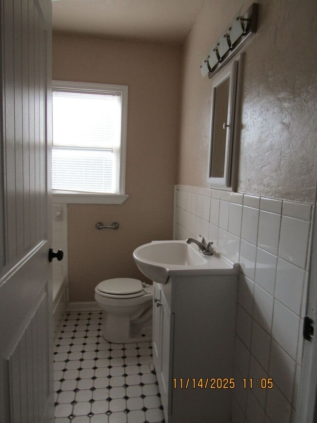 Building Photo - Fields and Dunning Home! Small Pet Negotiable with owner approval!