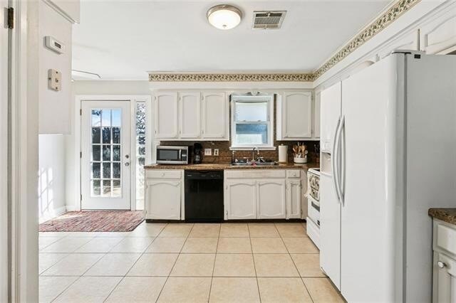 Building Photo - 200 Houma Blvd