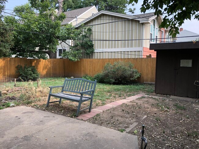 Building Photo - 2250 Grove Cir E