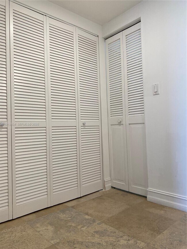 Building Photo - 177 Ocean Ln Dr