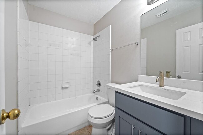 Building Photo - 7103 Biton Dr