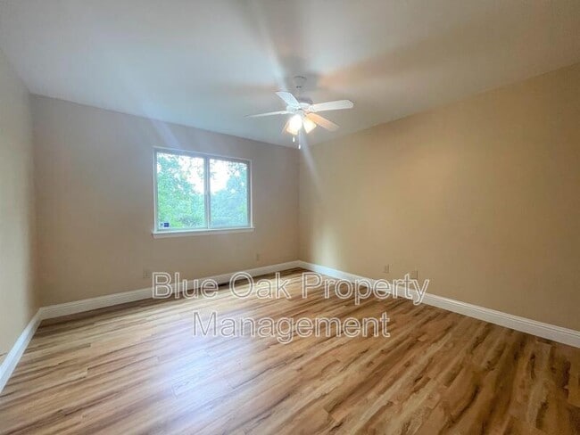 Building Photo - 1 Hidden Brooke Way